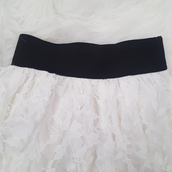 Royal Love lace skirt - Picture 3 of 4